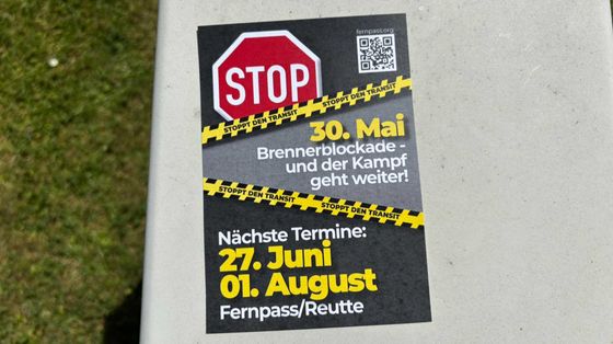 Volantino di avviso del blocco del Brennero per la manifestazione ambientalista su territorio austriaco / ANSA