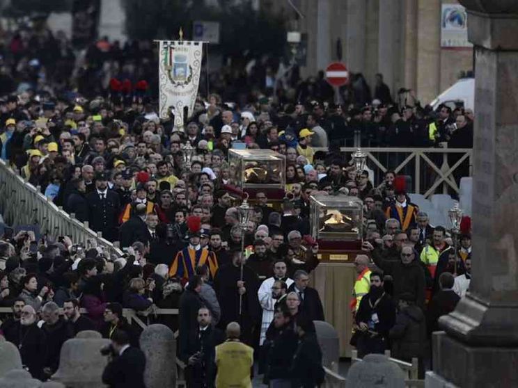 In san Pietro i santi del perdono: padre Pio e Mandic
