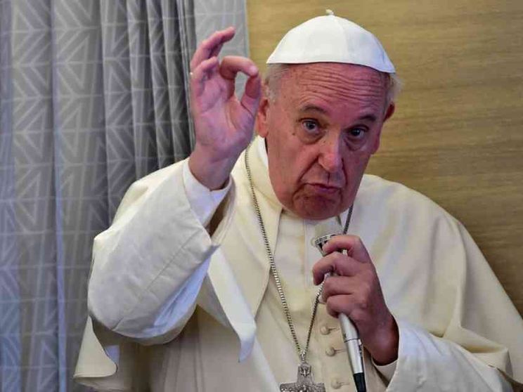 Francesco: «Chi costruisce muri non è cristiano»