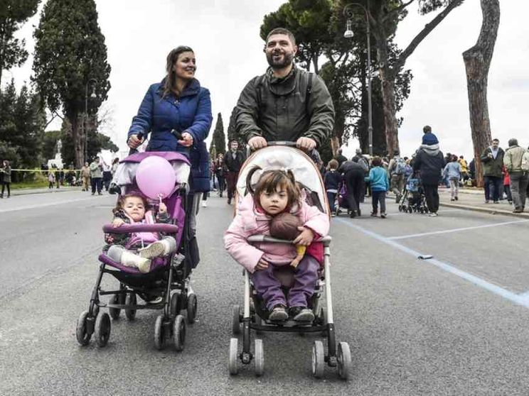 Unioni civili, il dovere di tutelare chi nasce 