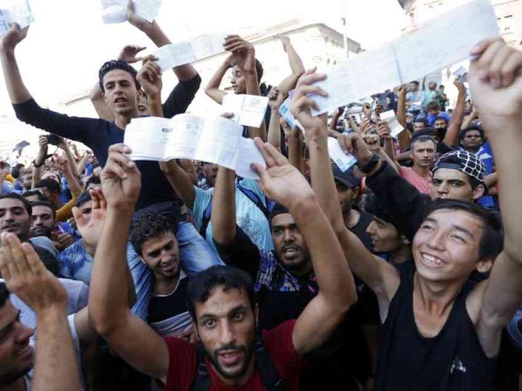 Migranti, appello delle ong: no ad accordo con Turchia  