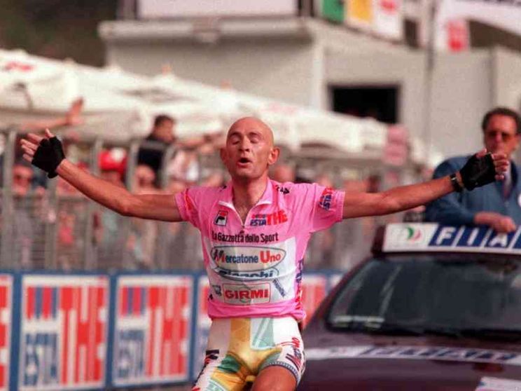 Marco Pantani colpito dalla camorra. Quando a fare paura sono i colletti bianchi