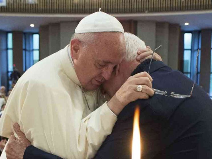 La fede, i martiri e la fine del regime in Albania