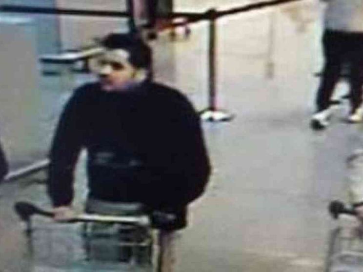 Bruxelles colpita al cuore, 34 morti Caccia ai terroristi. Il Daesh rivendica