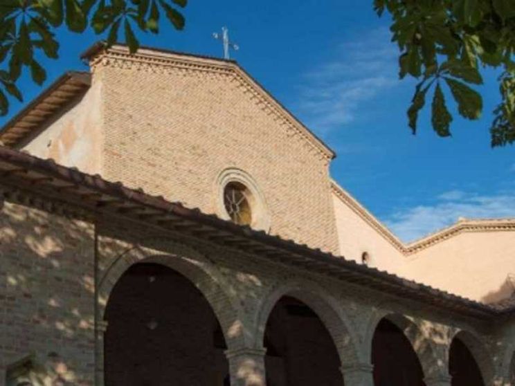 Profughi accolti nel convento a Gualdo Tadino