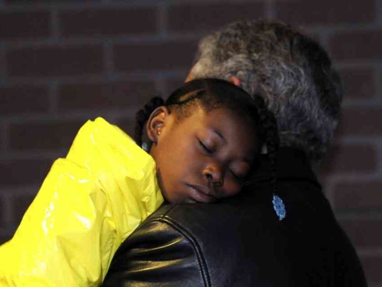 Guerra sulle adozioni internazionali