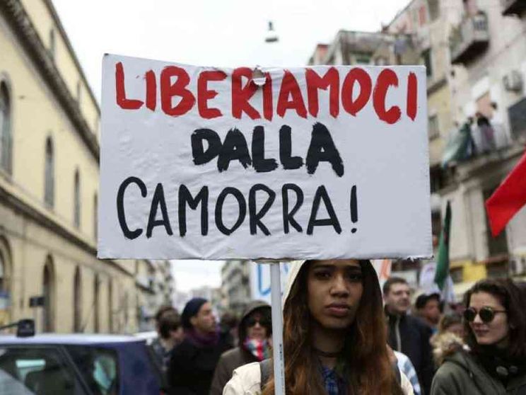 A Napoli la guerra di camorra è ricominciata. Lo Stato intervenga