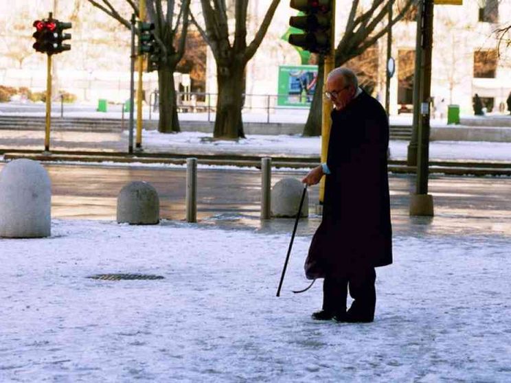 Aspettativa di vita, ma il campanello d'allarme non è solo sanitario