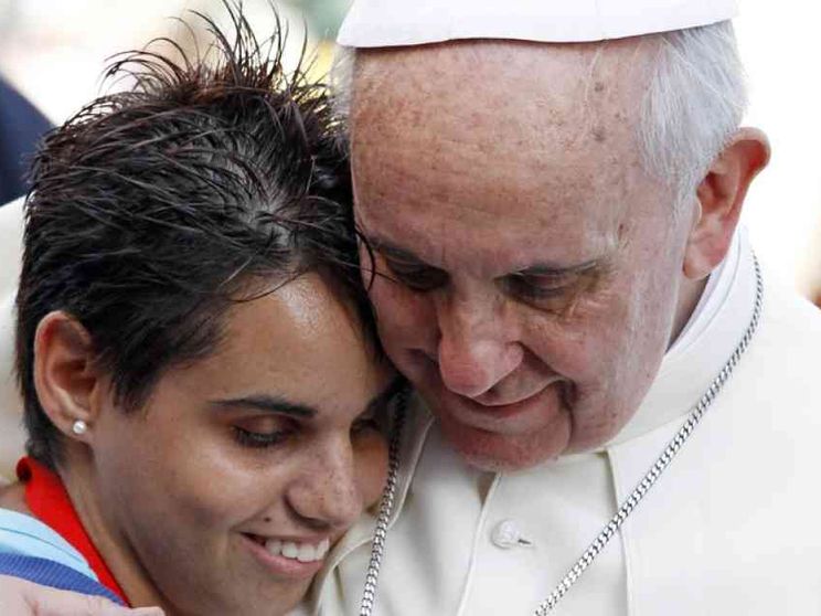 Donne diacono? Il Papa: «Da studiare»