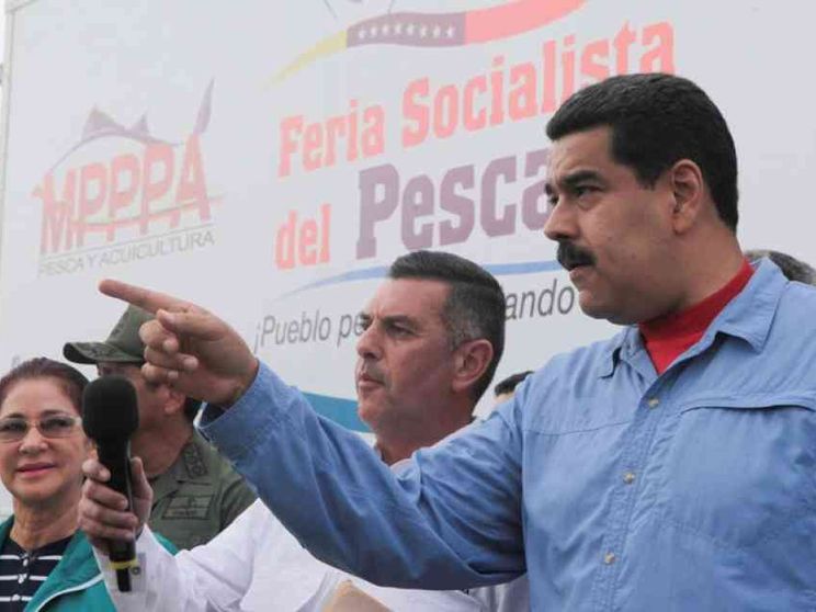 Se la democrazia cade in pozzo di petrolio 