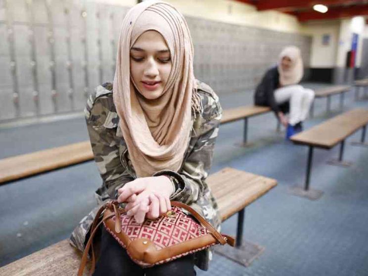 Svizzera: gli islamici stringano la mano a scuola