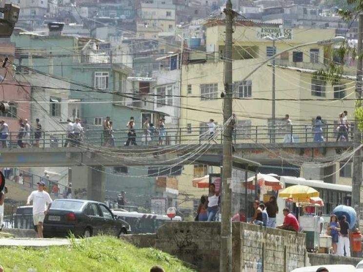 Orrore a Rio: lo stupro finisce sui social