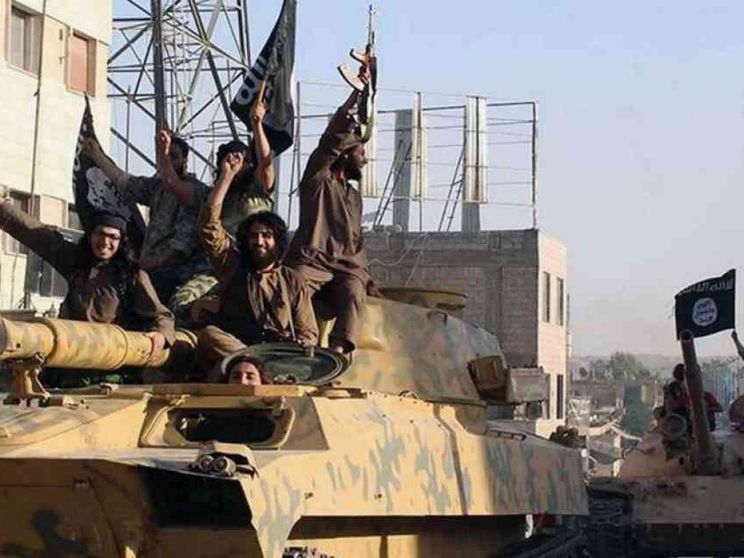 Orrore a Falluja, l'Is colpisce chi fugge