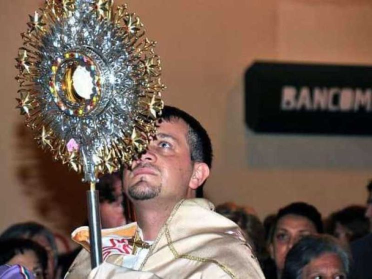 «Piccirì, vuoi farti prete?»