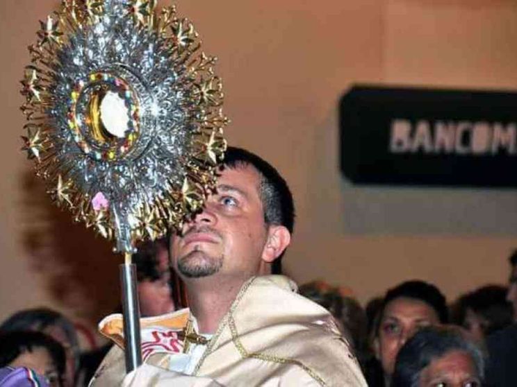 «Piccirì, vuoi farti prete?» 