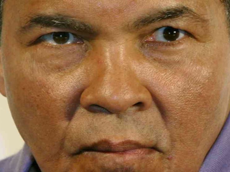 Addio a Muhammad Ali, leggenda della boxe