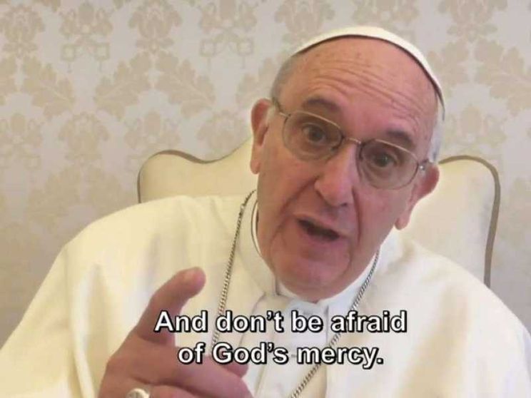 Il Papa: «Un'opera di misericordia in ogni città»