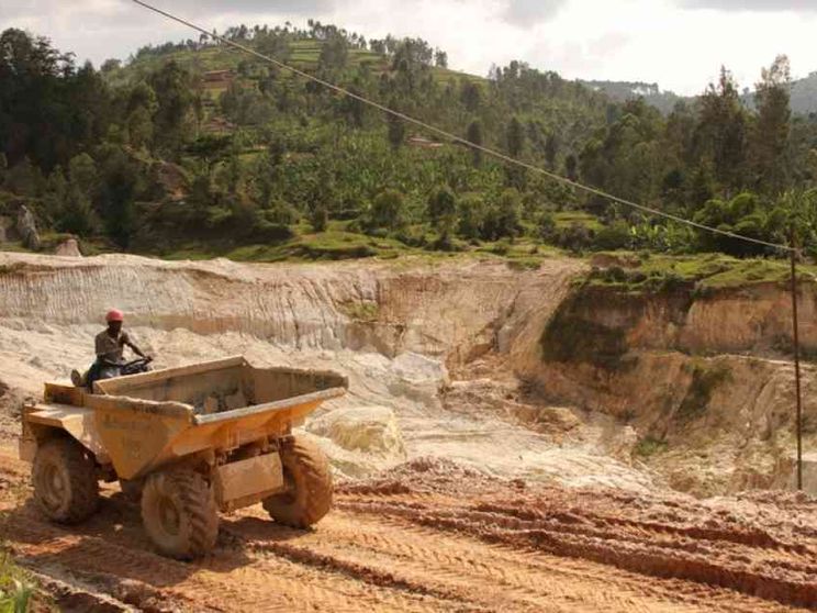   Serve più coraggio sui minerali di sangue 