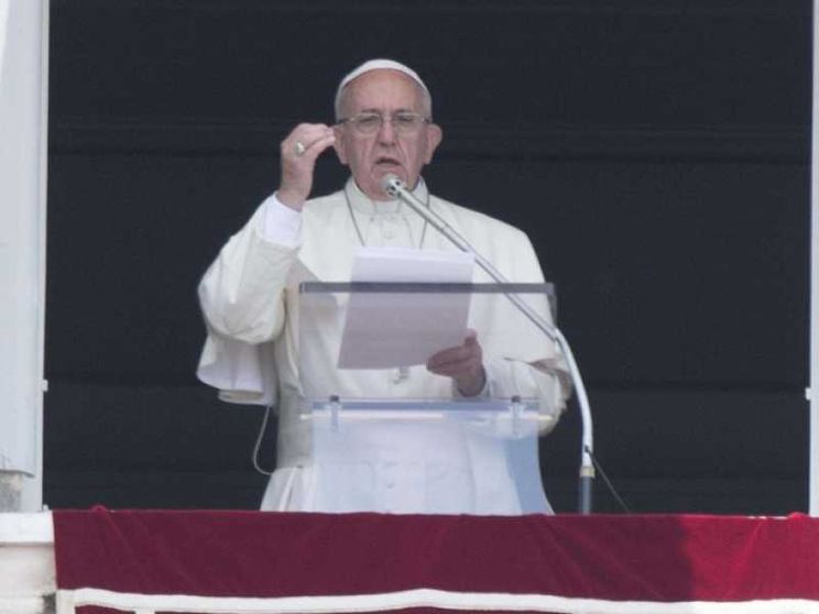 «I cristiani portino la Croce del proprio dovere»