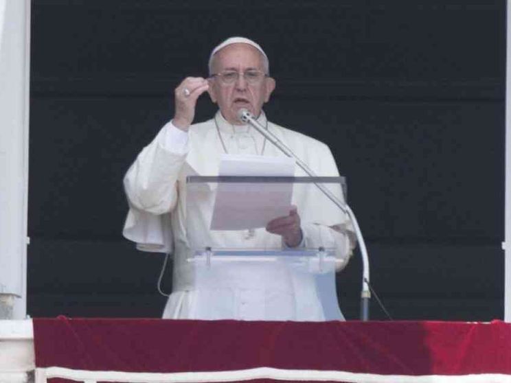 «I cristiani portino la Croce del proprio dovere»