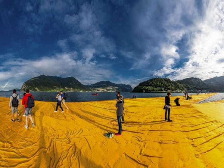 Lago d'Iseo, le folle sull'acqua