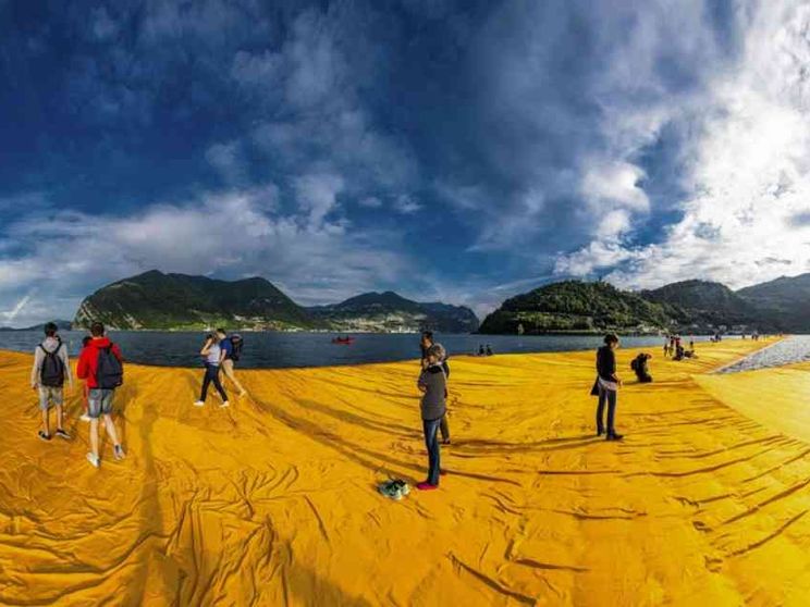 Lago d'Iseo, le folle sull'acqua 