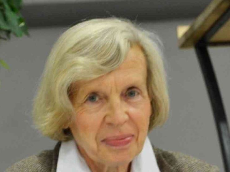 La comodità di chiamarsi atei. Parla la filosofa Chalier