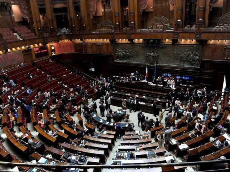 Ddl povertà, sì al reddito di inclusione