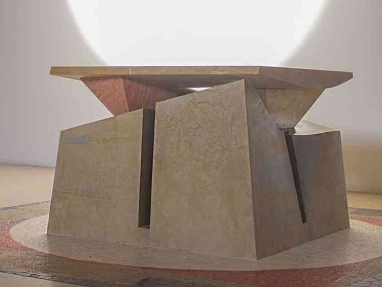 L'ALTARE è il cuore della chiesa