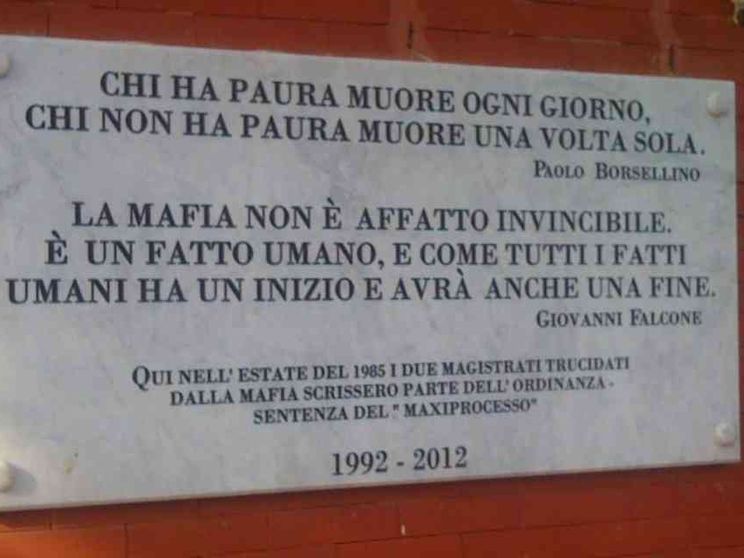 L'estate di lavoro "obbligato" all'Asinara di Borsellino e Falcone. Che poi dovettero pagare il conto