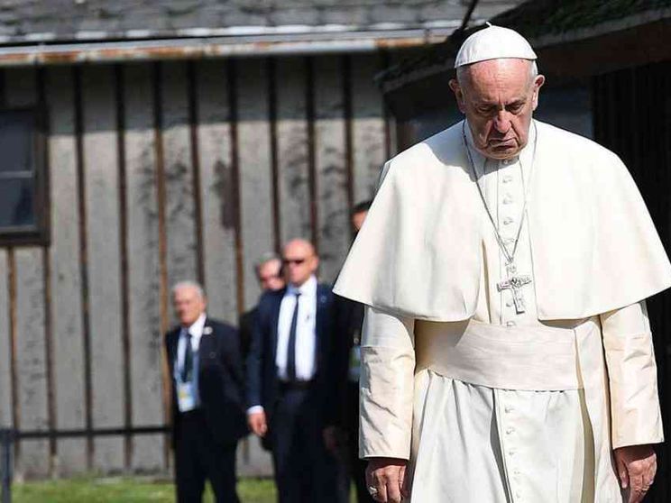 Gmg, Papa Francesco a Auschwitz\LIVE «Signore, perdona per tanta crudeltà»
