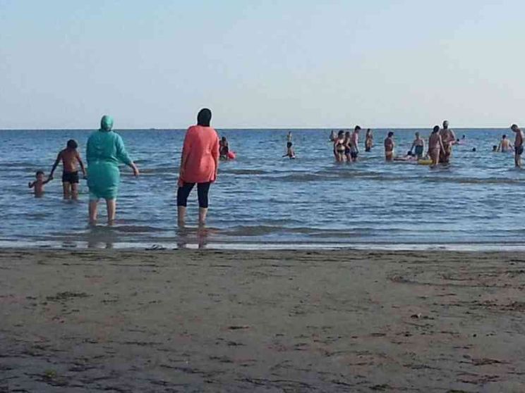 Veli, ferite e libertà