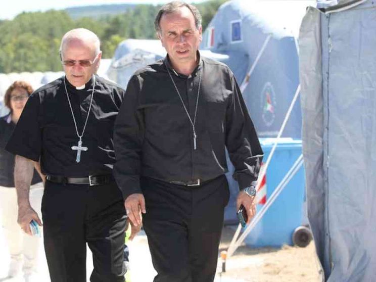 Galantino: è il momento di restare uniti