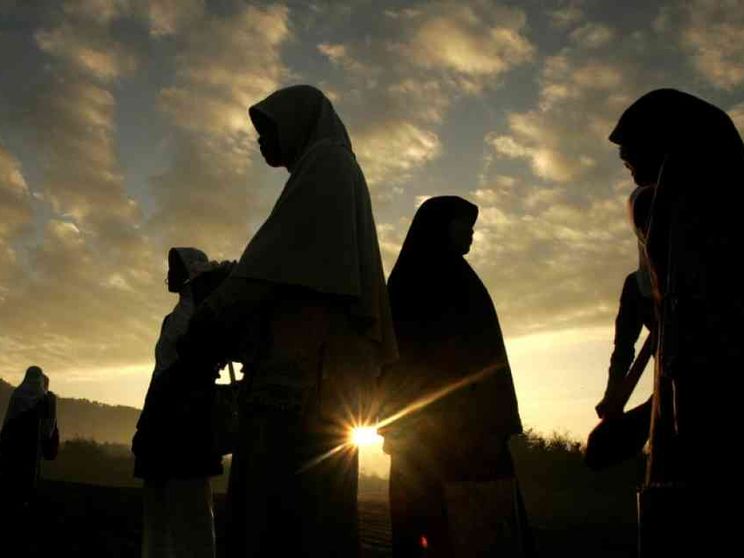 Burkini e velo alle donne: non è una storia cristiana