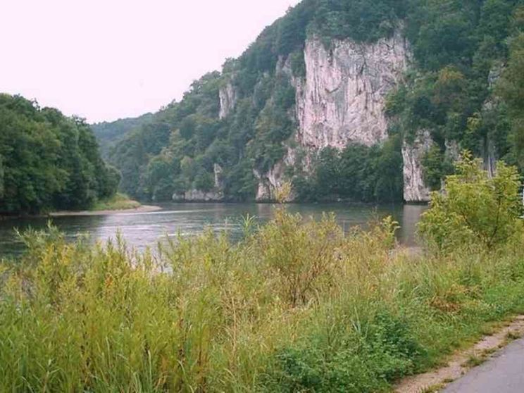 Migranti, due morti e cinque dispersi nel Danubio