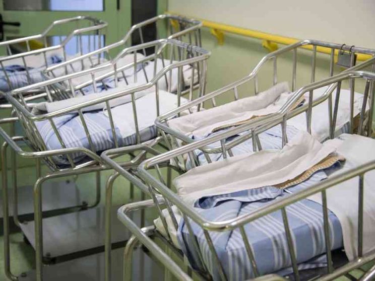 Natalità, ripresa più dura senza matrimoni