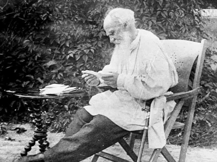 Il vecchio Tolstoj e la notte oscura