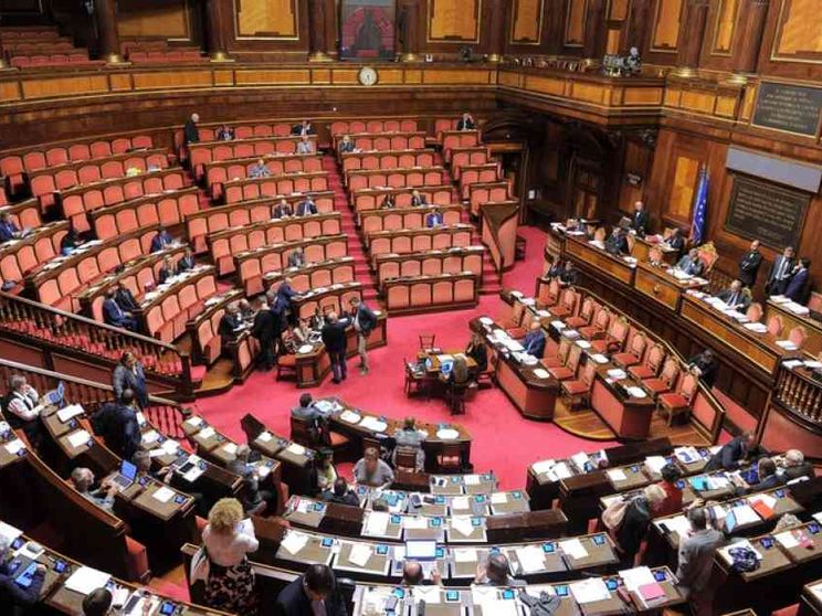 Utero in affitto: iniziativa politica per il no 