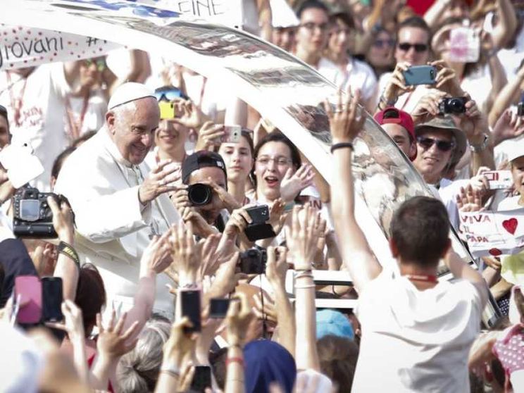 Papa: un Sinodo su giovani e fede