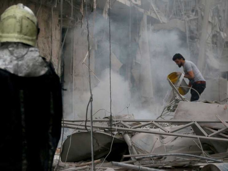 Aleppo, sospesi i bombardamenti