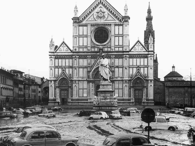 «Noi, angeli del fango con la talare»