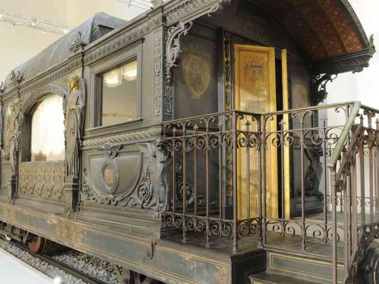 Il treno di Pio IX arriva alla Centrale Montemartini