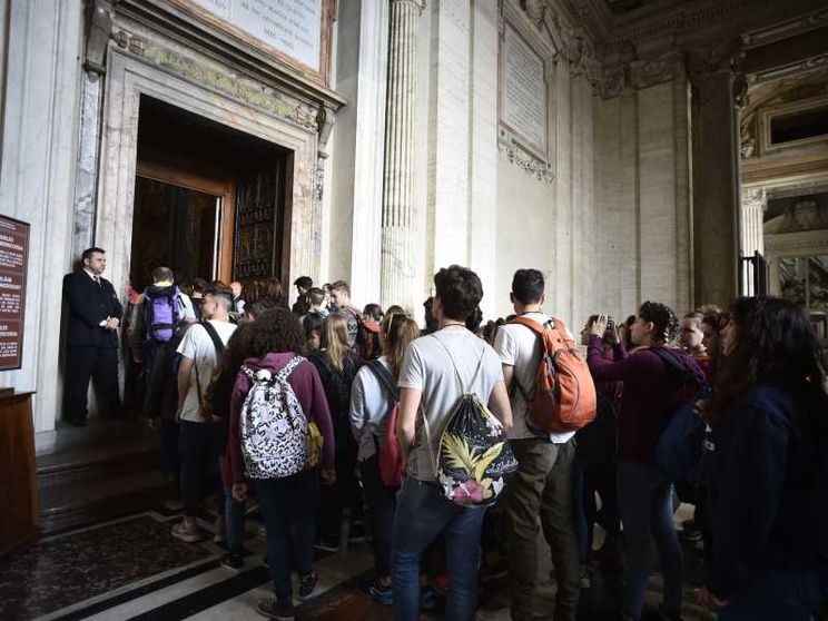Giubileo, si chiudono le Porte Sante