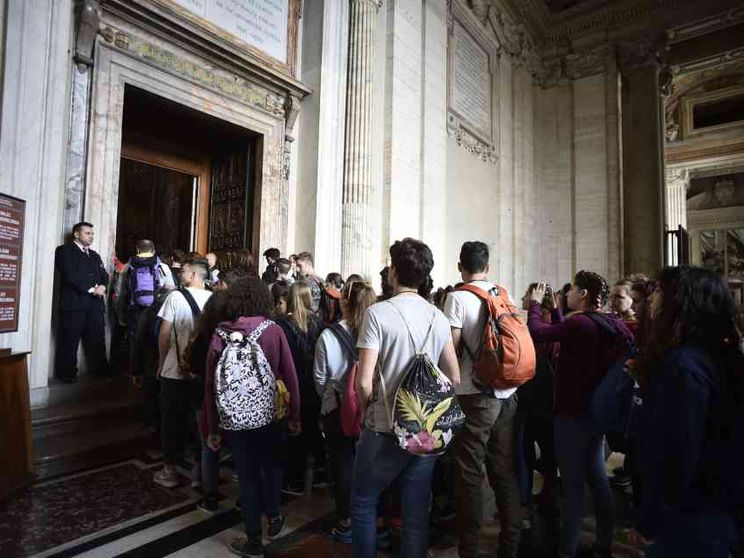 Giubileo, si chiudono le Porte Sante