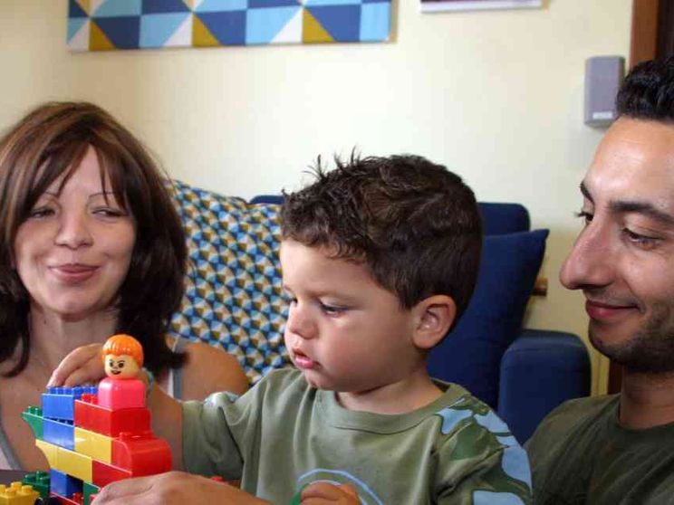 Doppio cognome, finalmente pari i due genitori