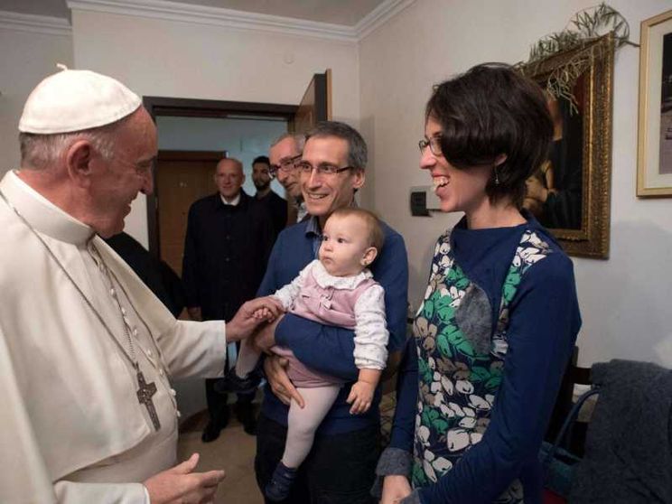 Il Papa incontra i preti che hanno lasciato il ministero