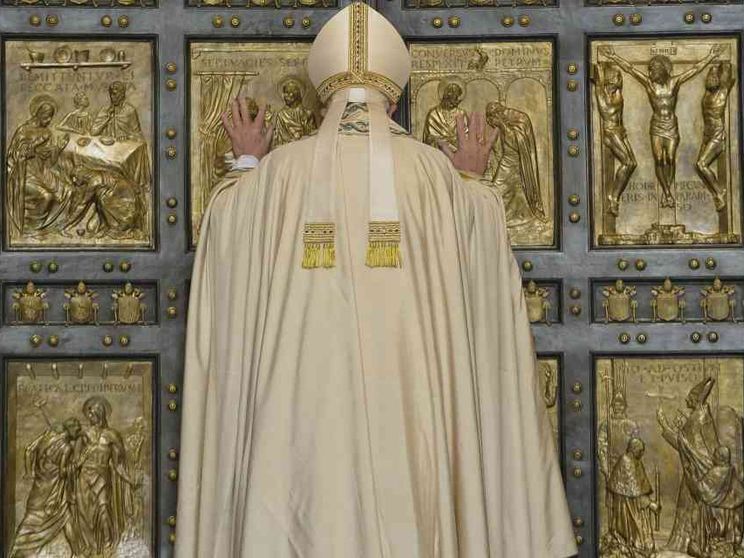 Si chiudono le Porte Sante sparse nel mondo