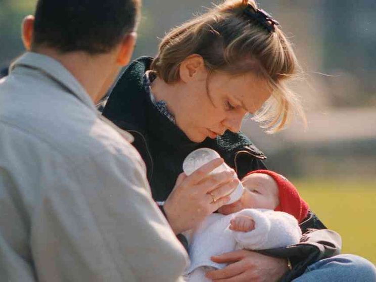 Il cognome del padre non sparirà. Potrà affiancarlo quello della madre