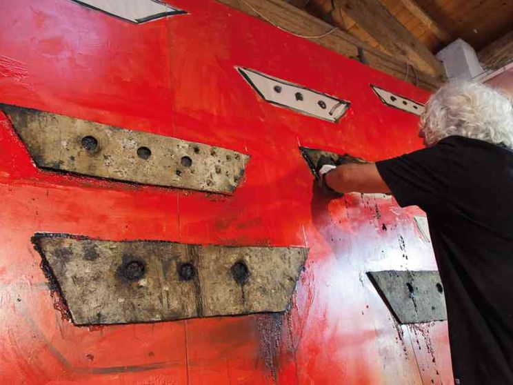 A Varese le barche di Giuliano Tomaino navigano sul mare del presente