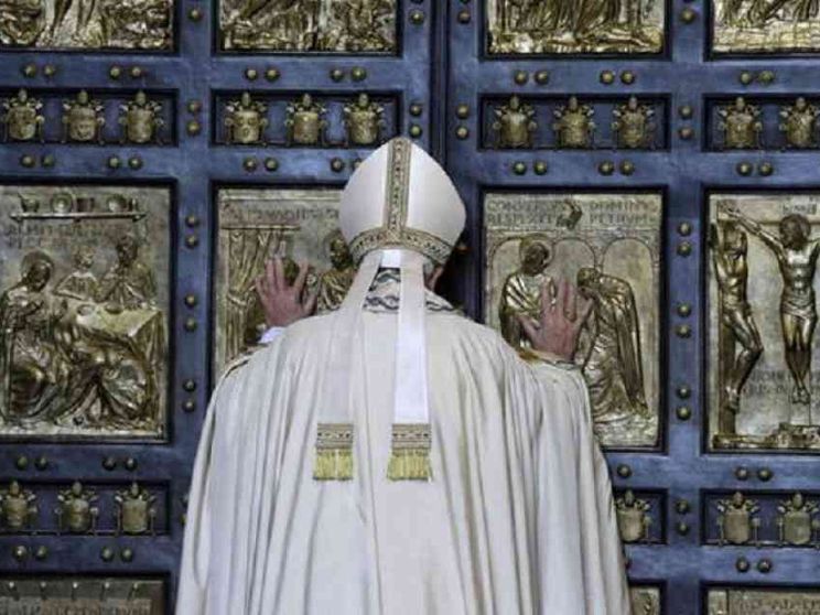 Quella Porta Santa di misericordia da Pio XII a Francesco